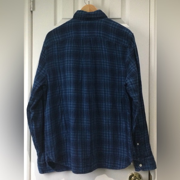 Abercrombie & Fitch Navy Plaid Woven Flannel Button Down Shirt - Picture 6 of 6